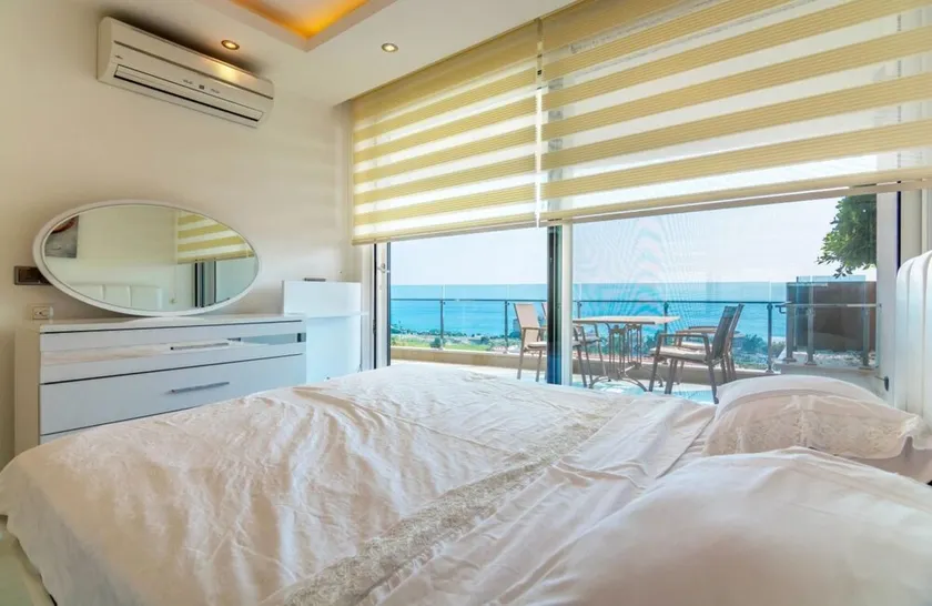 Splendid Home with Shared Pools and View near Beach and City Center in Alanya - Image 1