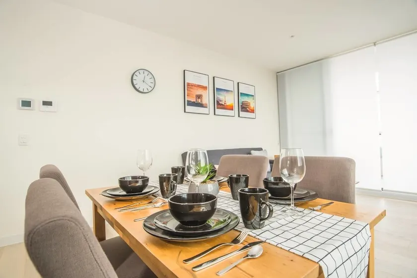 Lovely Two Bed Home In Macquarie Park - Image 1