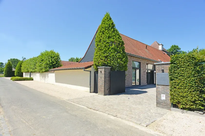 Hof Van Eine - Image 1