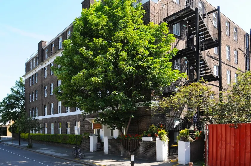 Abercorn House Hostel - Image 1