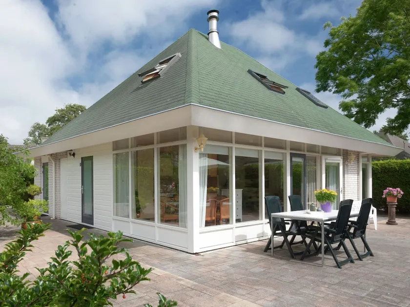 Detached, 6-person House in a Quiet Holiday Park Nearby Ouddorp - Image 1