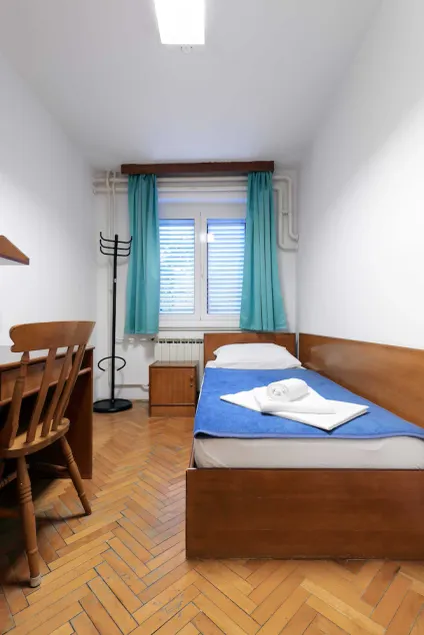 Rooms Studentsko Naselje Ivan Goran Kovacic - Image 1