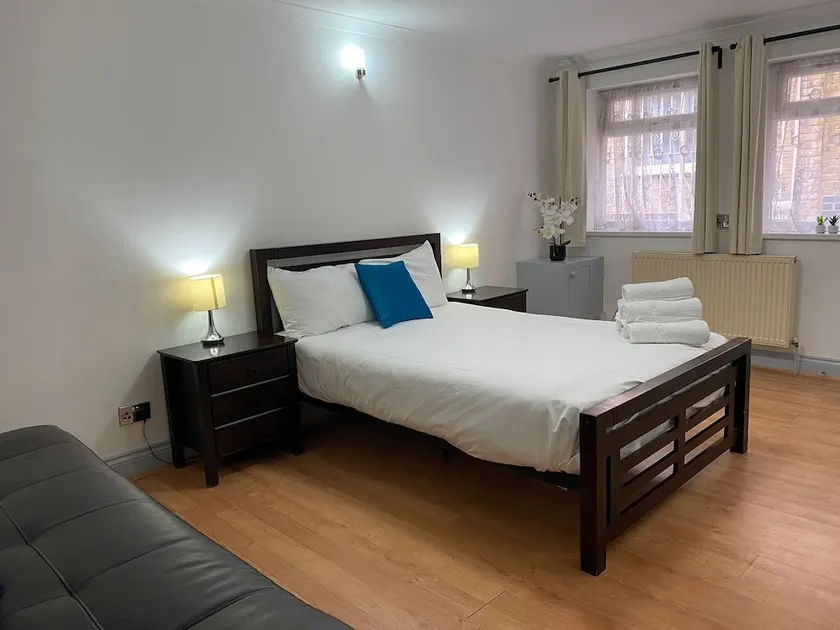 London Apartments Bethnal Green - Image 1