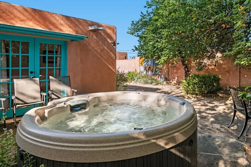 3 Bedroom 5 Min Walk to Plaza- Amor - Image 1