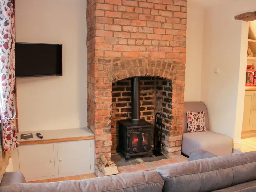 Pinner's Cottage - Image 1