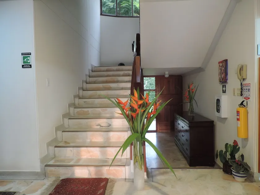 El Lugar - Image 1