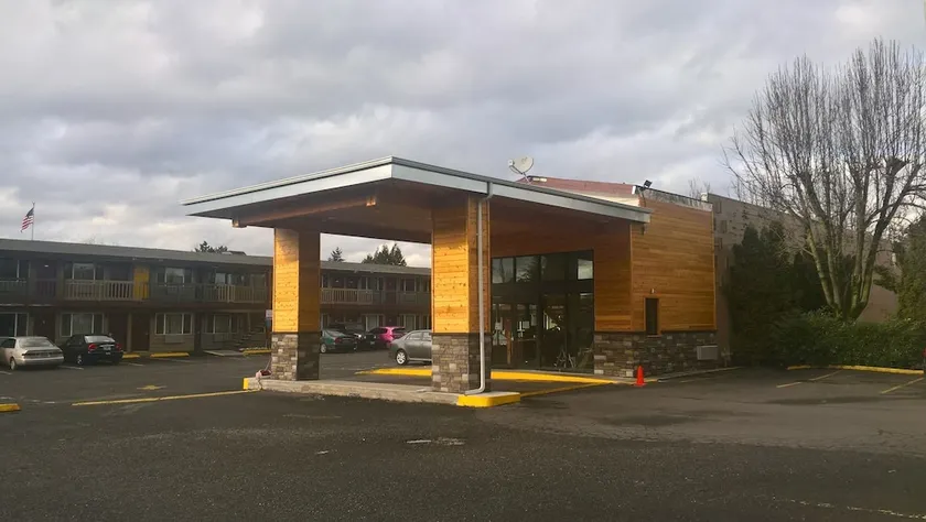 Banfield Motel - Image 1
