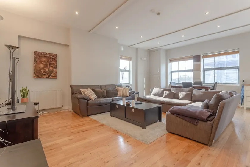 Spacious Ideal Loft in Heart of Hackney - Image 1