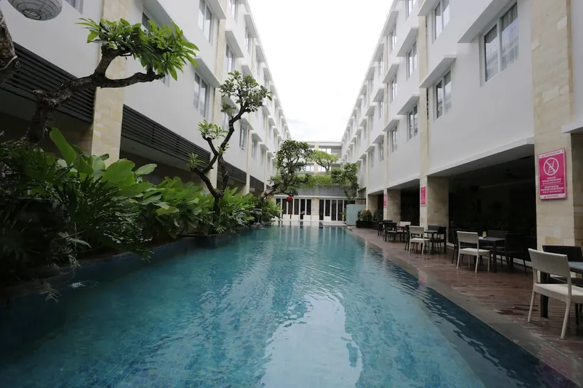 RedDoorz Plus near Mall Bali Galeria - Image 1