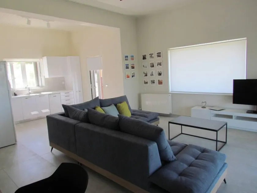 Beautiful 3-bed House in Chania With Garden - Image 1