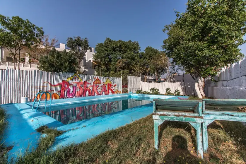 Backpacker Panda Chand Palace - Image 1