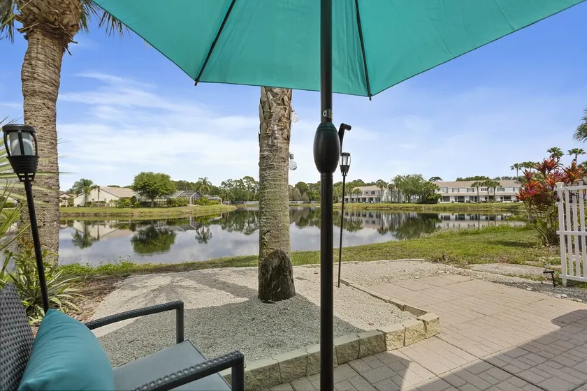 New To Market -townhome With 2 Master Suites Wifi Tennis Heated Community Pool Close To I-75 2 Bedroom Townhouse by RedAwning - Image 1
