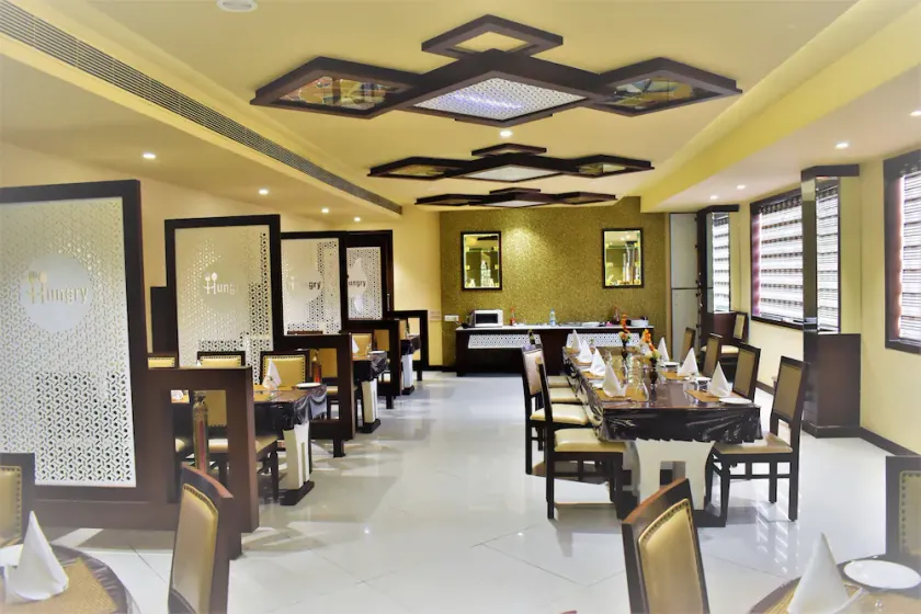 Hotel Ashish Continental - Image 1