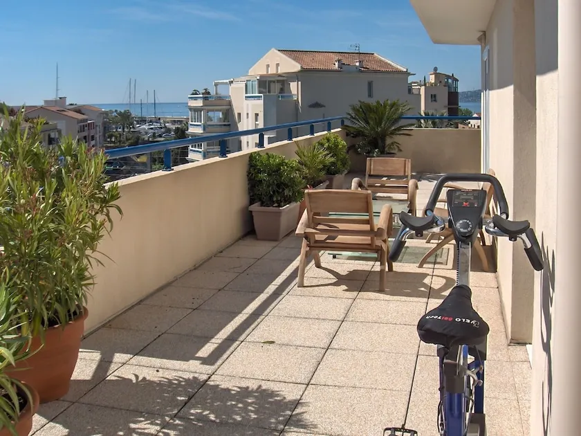 Apartment With 2 Bedrooms in Fréjus, With Wonderful sea View, Furnishe - Image 1