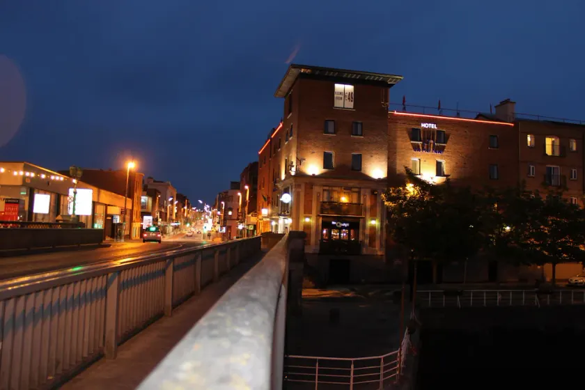 The Pier Hotel - Image 1