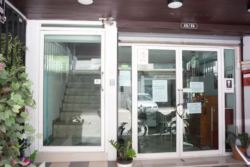 Mahajak Residences Sukumvit31 - Image 1