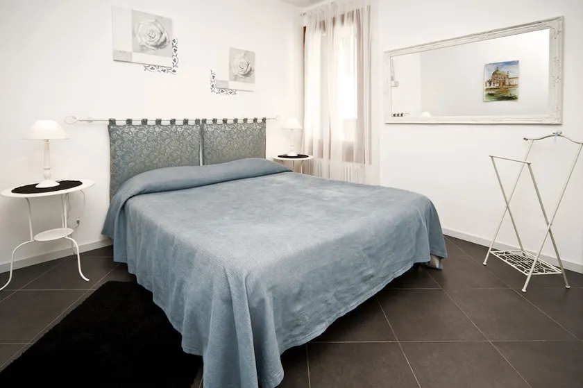Antica Riva - Image 1