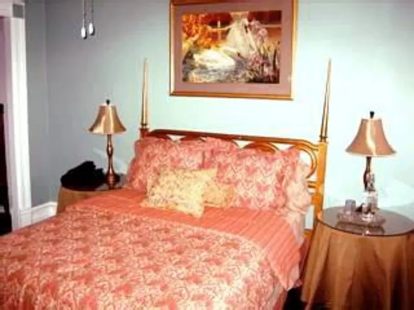 Bronx Guest House - Image 1