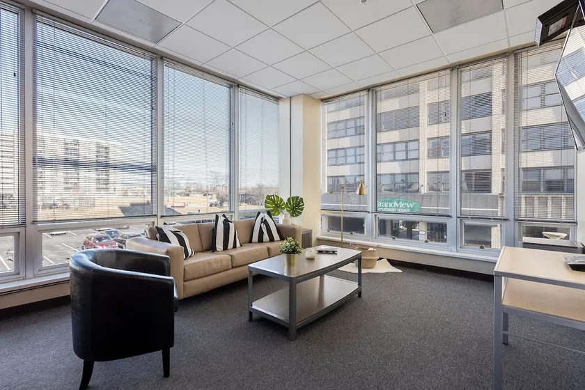The Modern Suites at St. Louis University - Image 1