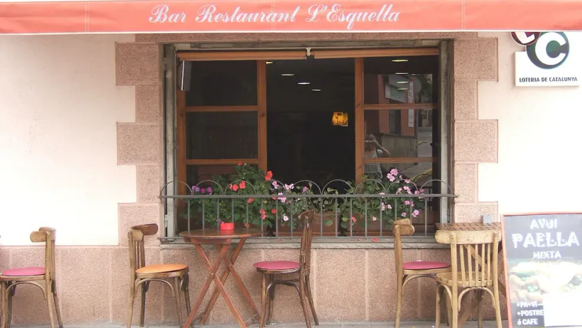 Hostal L'Esquella - Image 1