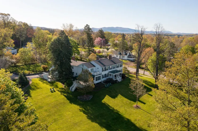 Swift House Inn - Image 1