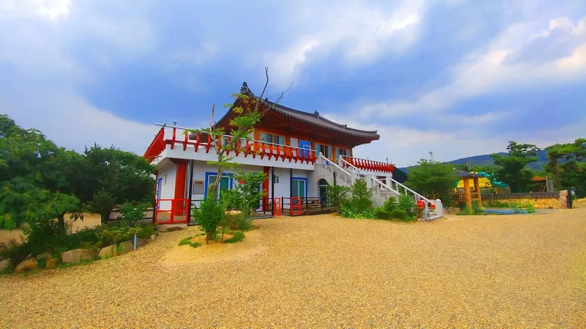 Chowoo Guesthouse - Image 1