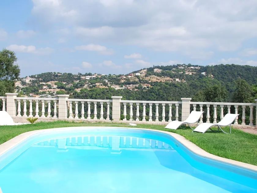 Detached Villa on one Floor, With Garden, Private Pool and Nice Views - Image 1