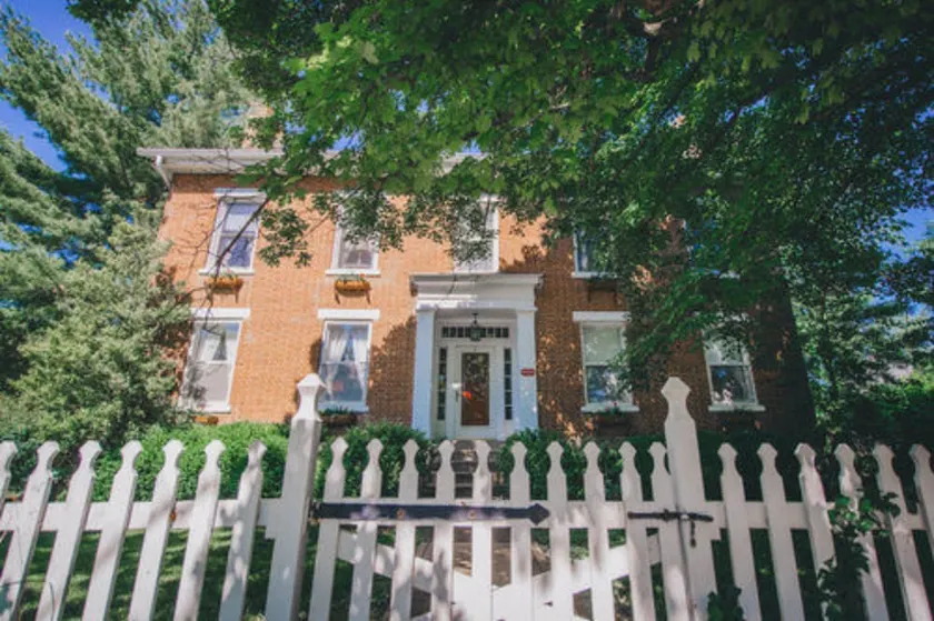 Old Caledonian Bed & Breakfast - Image 1