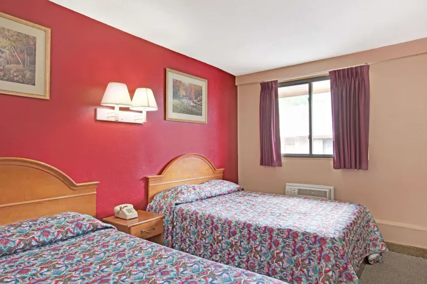 Knights Inn Pine Brook - Image 1