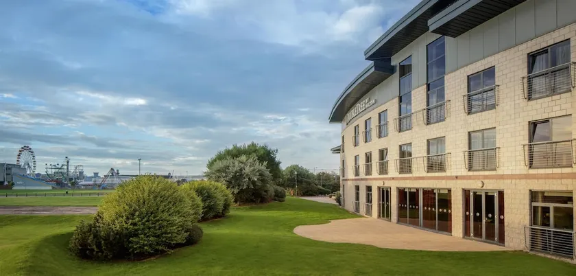 DoubleTree by Hilton Hotel Aberdeen City Centre - Image 1