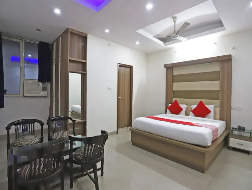 Hotel Star by OYO Rooms - Image 1