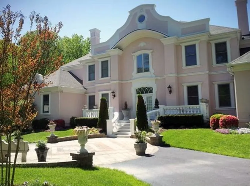 Rosewood Manor - Image 1