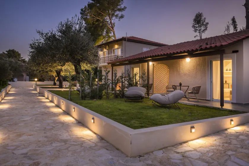 Malibu Studios - Elegant & Cosy - Image 1