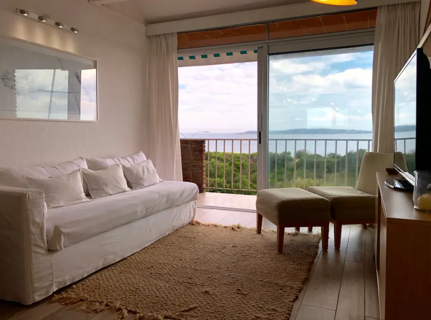 Apartamento frente a playa Mansa - Image 1