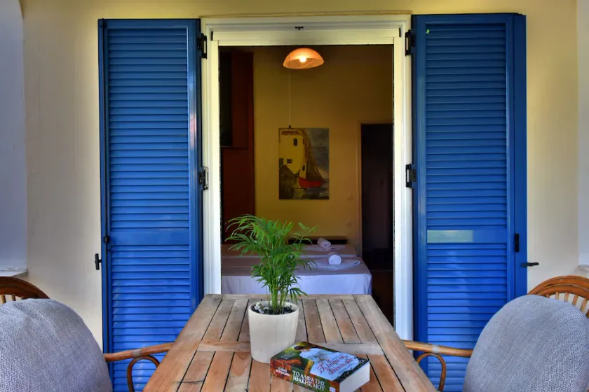 Kentra Apartment a Lovely Space Only 150m From the Beach - Image 1