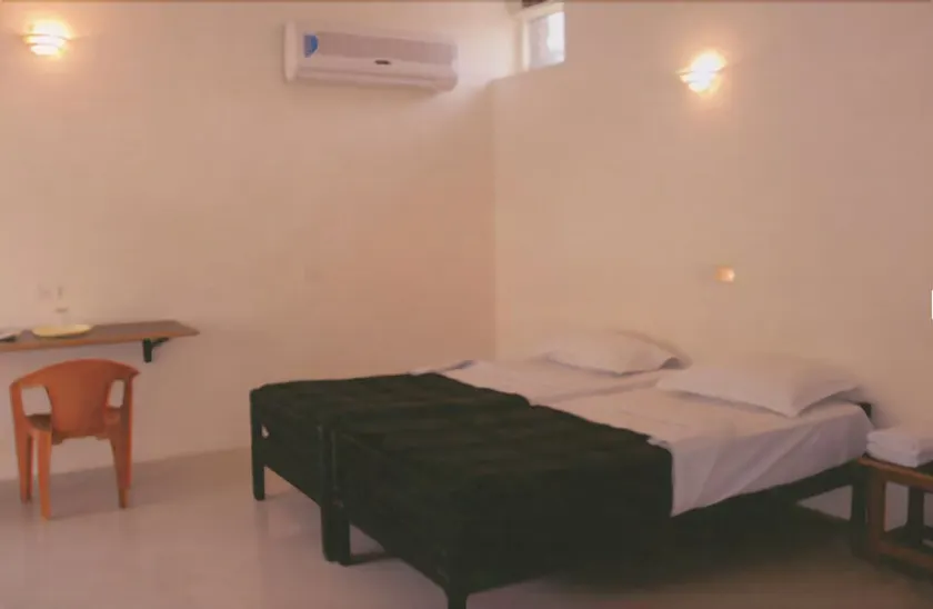 Hotel Kailas - Image 1