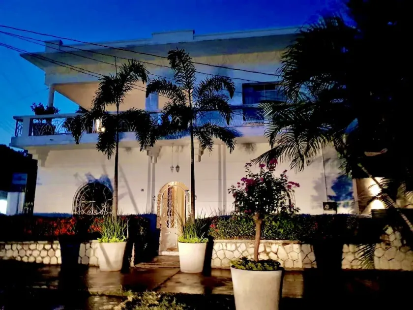 Casa Botique Selina - Image 1