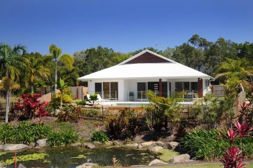 4 Cascade Luxury House on Fairway - Image 1