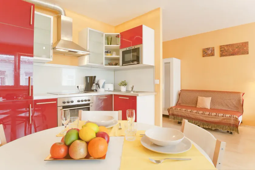 Vienna Opera Apartment - Image 1