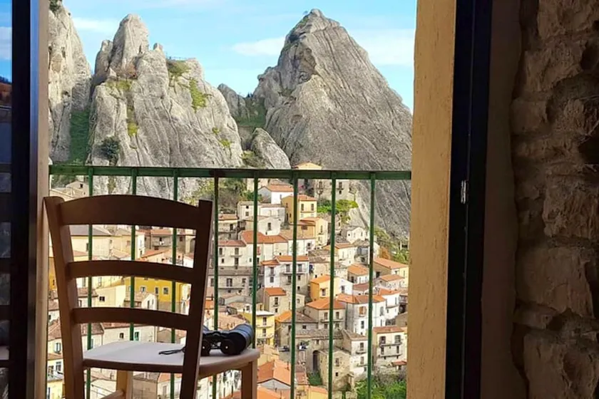 Studio in Castelmezzano, With Wonderful Mountain View, Furnished Balcony and Wifi - Image 1