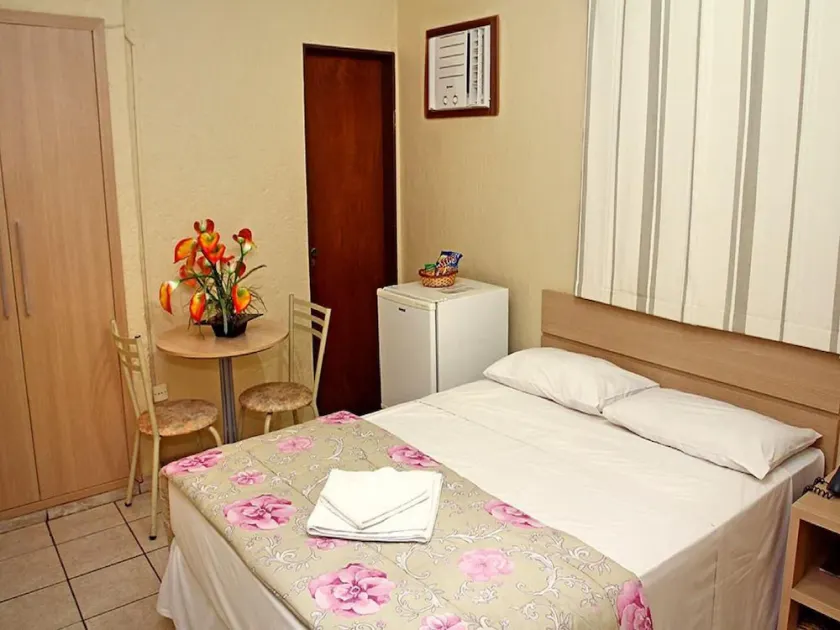 OYO Center Hotel - Image 1