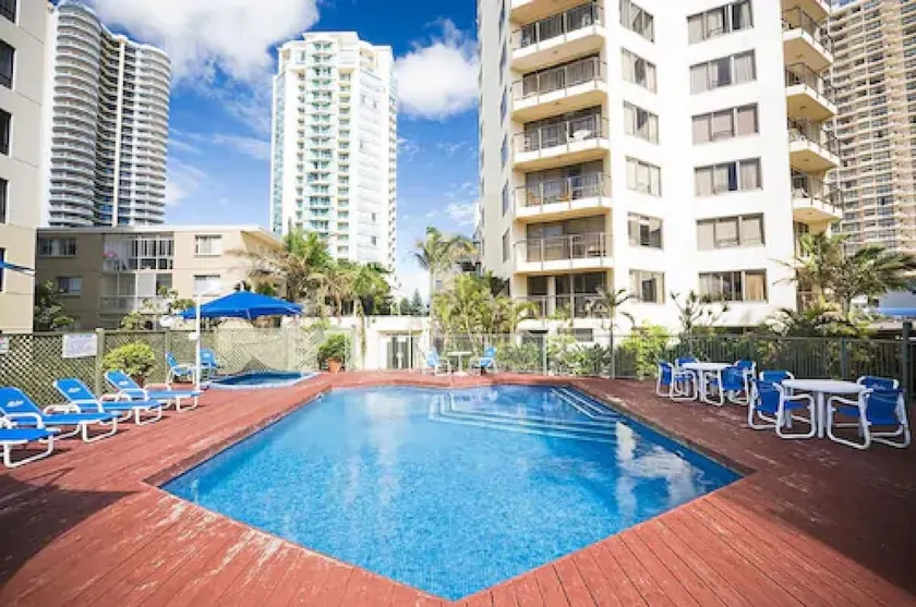 Aloha Apartments - Image 1