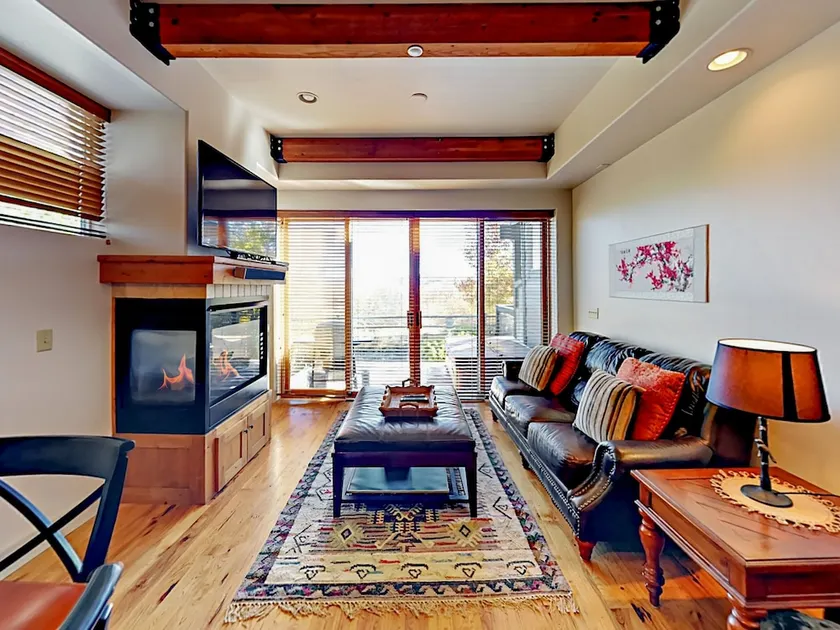 2br + Loft Mountain-view W/ Private Hot Tub 2 Bedroom Townhouse - Image 1