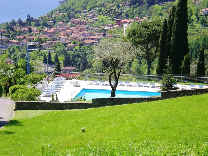 One bedroom appartement with lake view shared pool and enclosed garden at Menaggio - Image 1