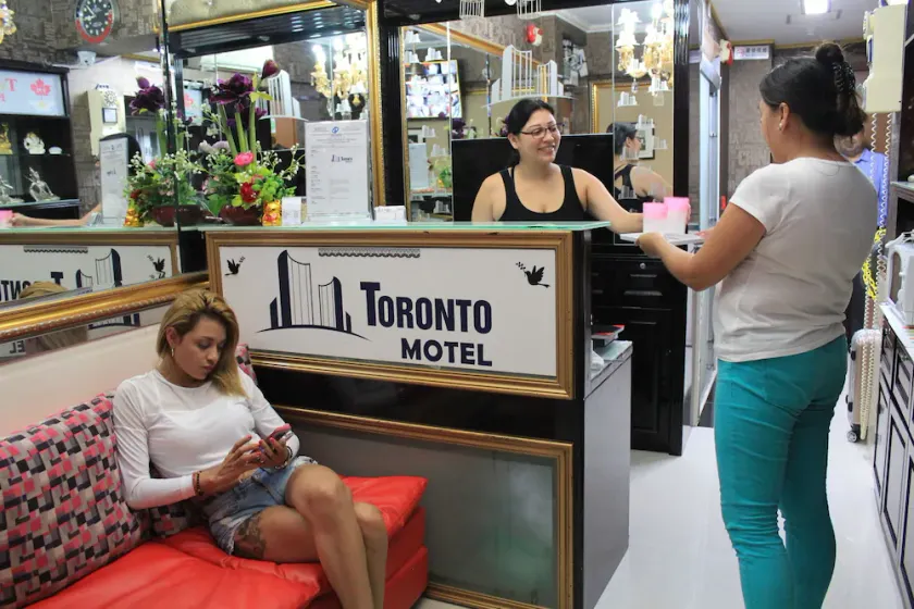 Toronto Inn - Image 1