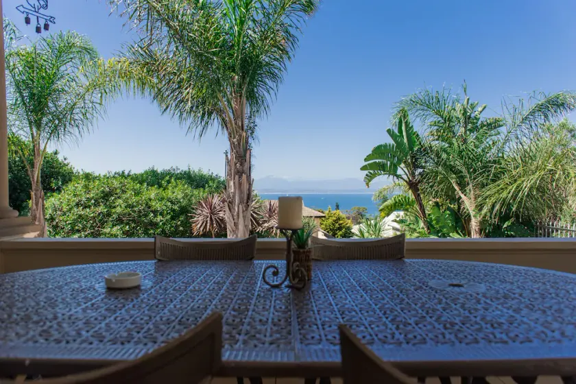 Le Port Guesthouse - Image 1
