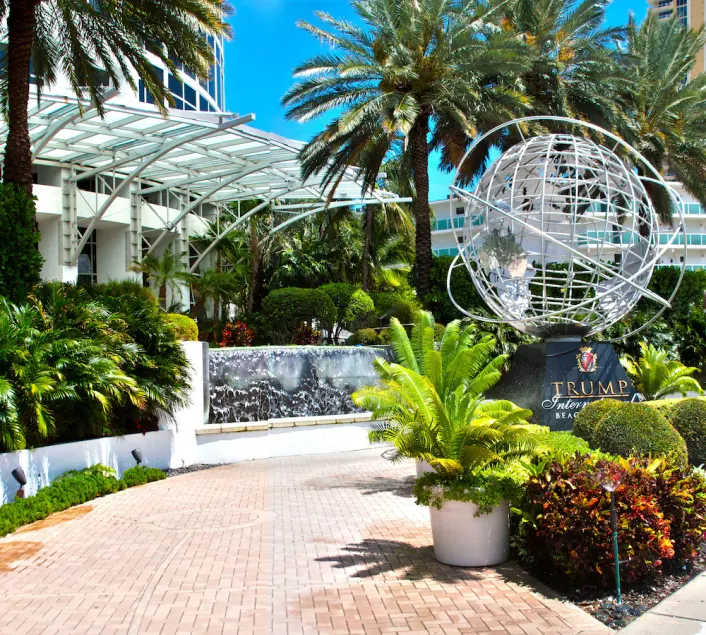PRIVATE OCEAN CONDOS AT TRUMP SUNNY ISLES - Image 1