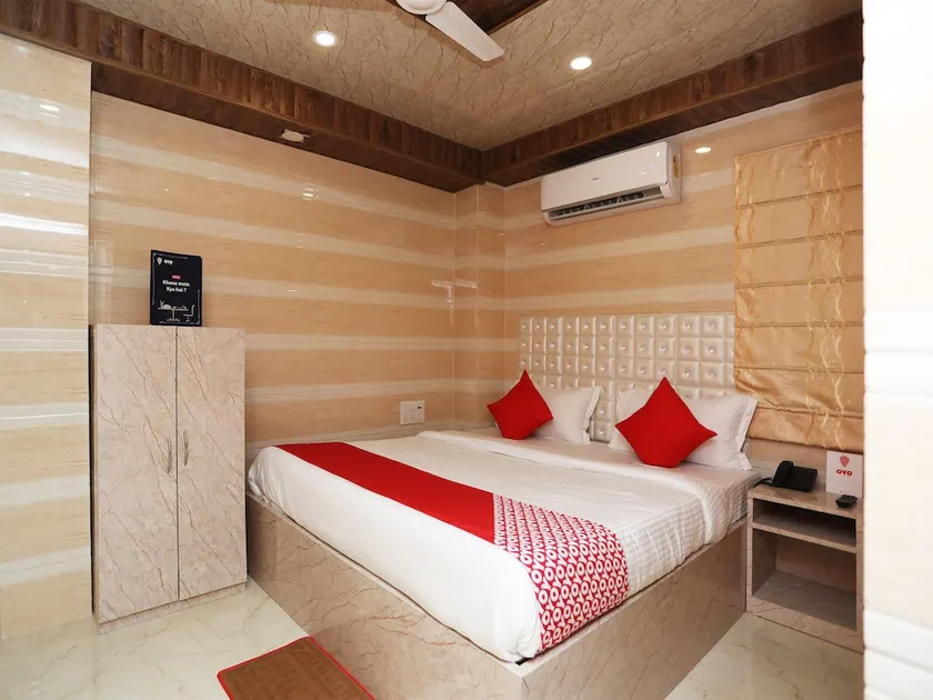 Shree Krishna Hotel by OYO Rooms - Image 1