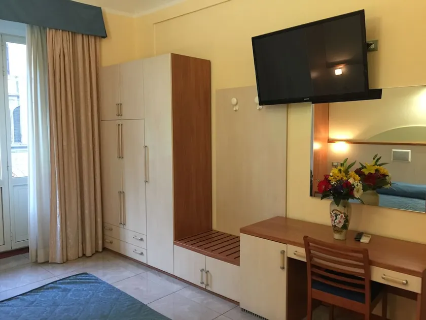 Casa Carra Guesthouse - Image 1