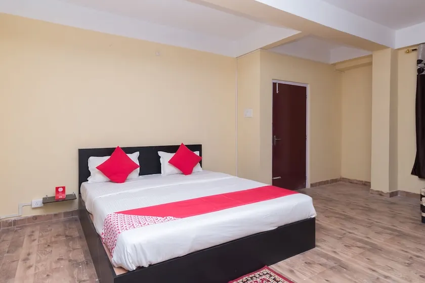 OYO 11062 Victoria Guest House - Image 1